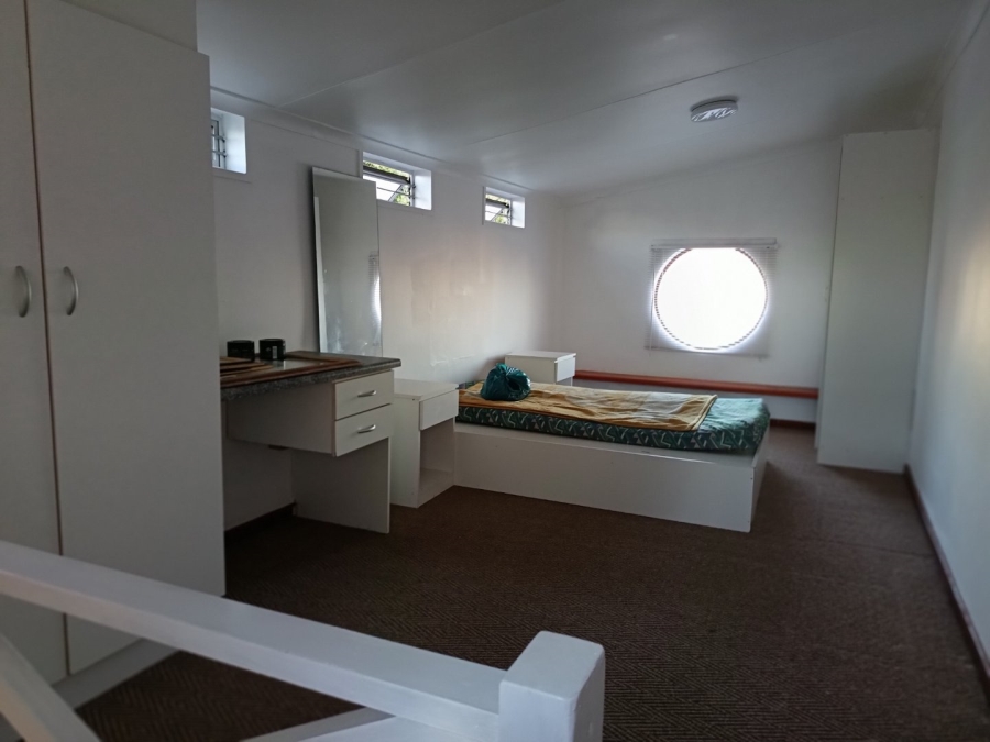 6 Bedroom Property for Sale in Maitland Western Cape